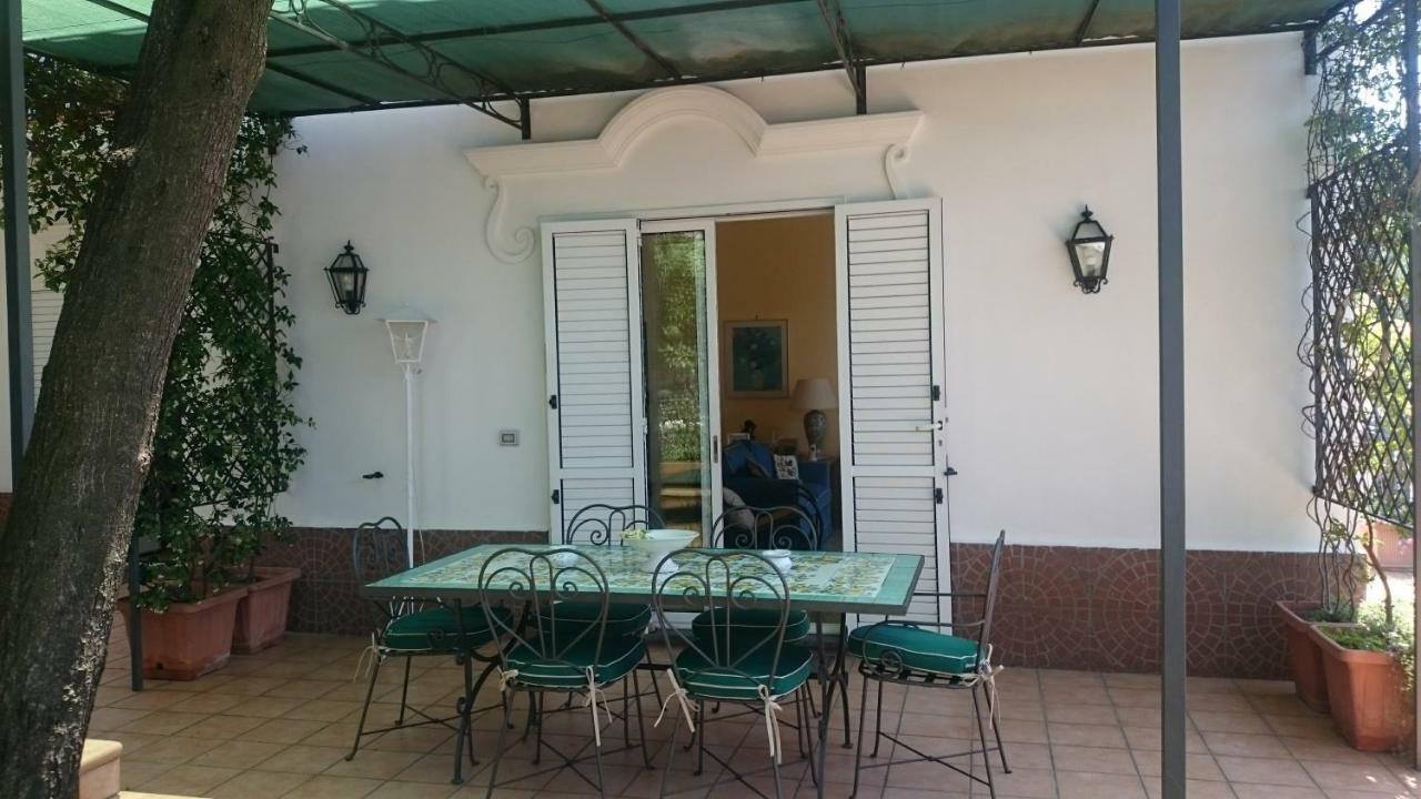 Villa L'Ulivina Соренто Екстериор снимка